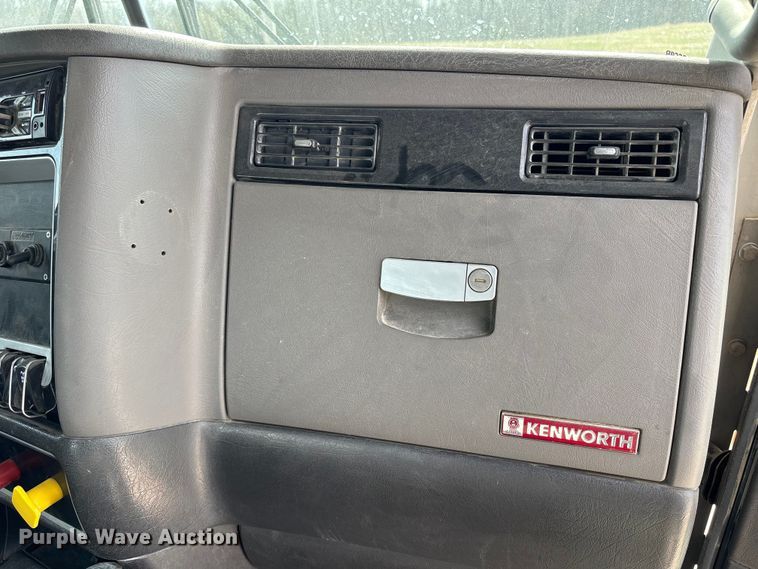 image for item FH7037 2020 Kenworth T8 Series semi truck