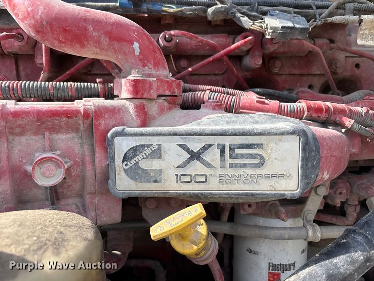 image for item FH7037 2020 Kenworth T8 Series semi truck