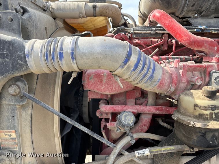 image for item FH7037 2020 Kenworth T8 Series semi truck