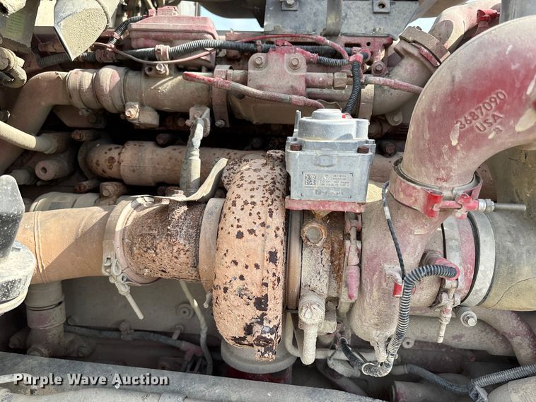 image for item FH7037 2020 Kenworth T8 Series semi truck