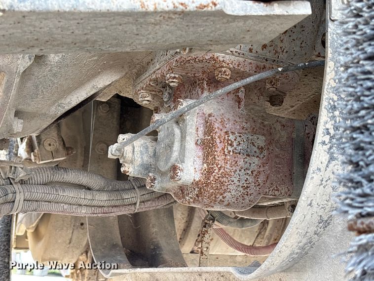 image for item FH7037 2020 Kenworth T8 Series semi truck