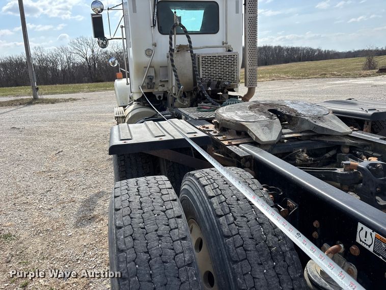 image for item FH7037 2020 Kenworth T8 Series semi truck