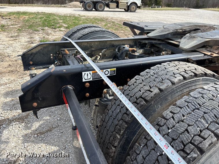 image for item FH7037 2020 Kenworth T8 Series semi truck