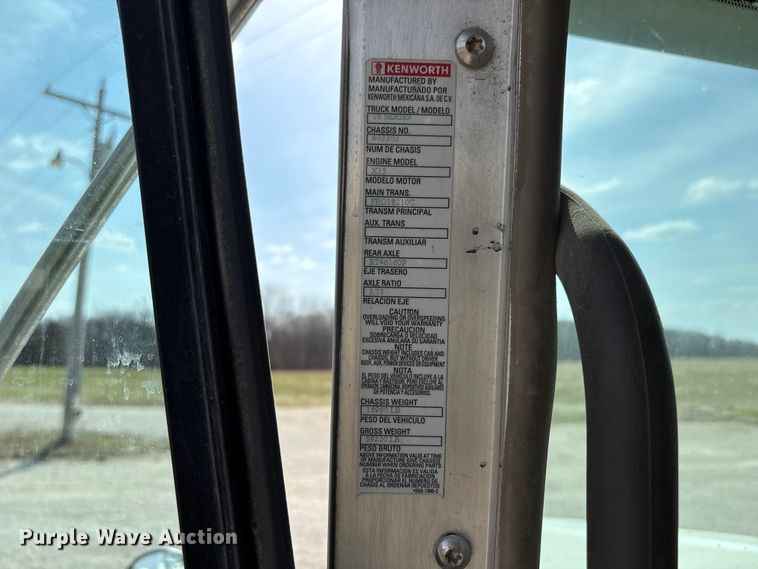 image for item FH7037 2020 Kenworth T8 Series semi truck