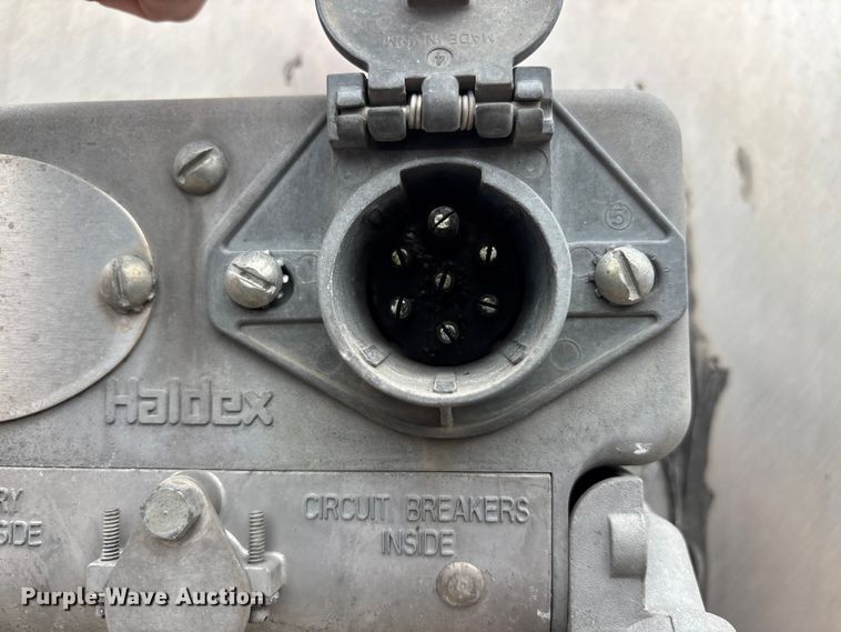 image for item FH7044 1996 Walker Stainless tank trailer