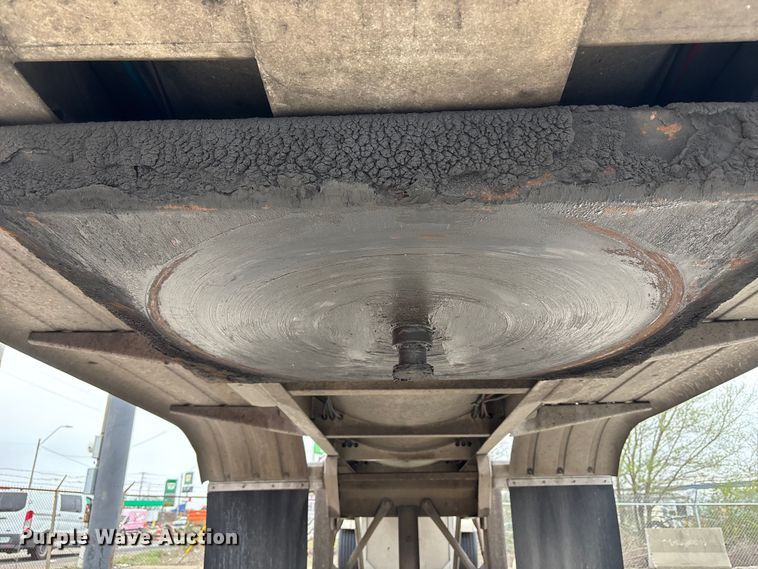 image for item FH7044 1996 Walker Stainless tank trailer