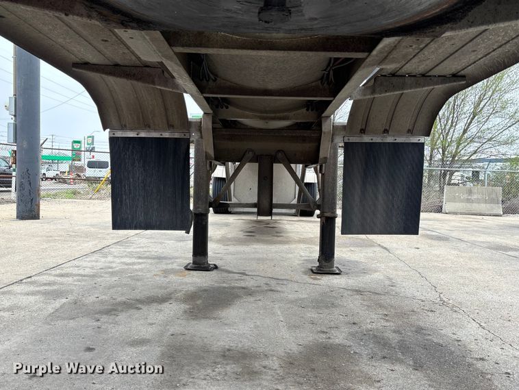 image for item FH7044 1996 Walker Stainless tank trailer