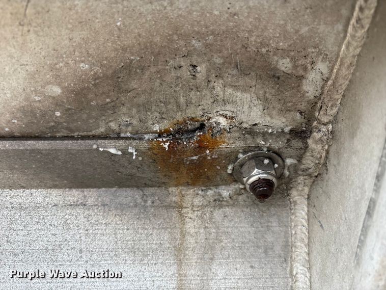 image for item FH7044 1996 Walker Stainless tank trailer