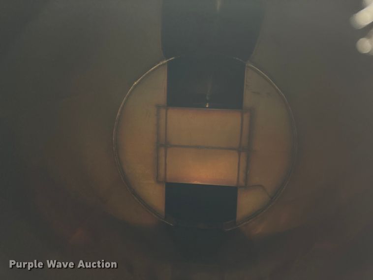 image for item FH7044 1996 Walker Stainless tank trailer