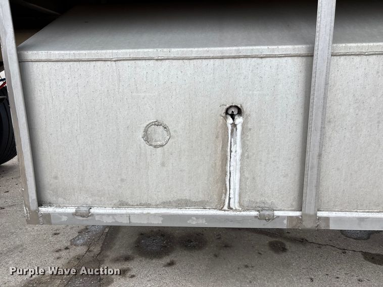 image for item FH7044 1996 Walker Stainless tank trailer