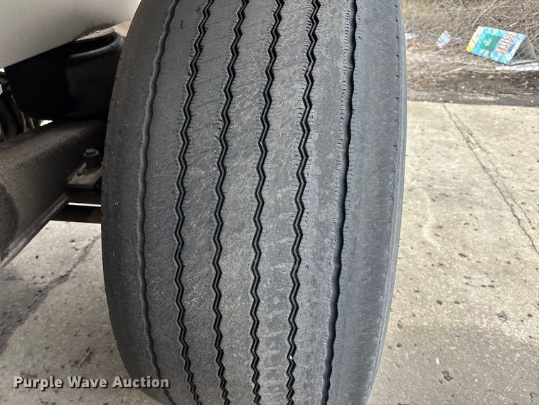 image for item FH7044 1996 Walker Stainless tank trailer