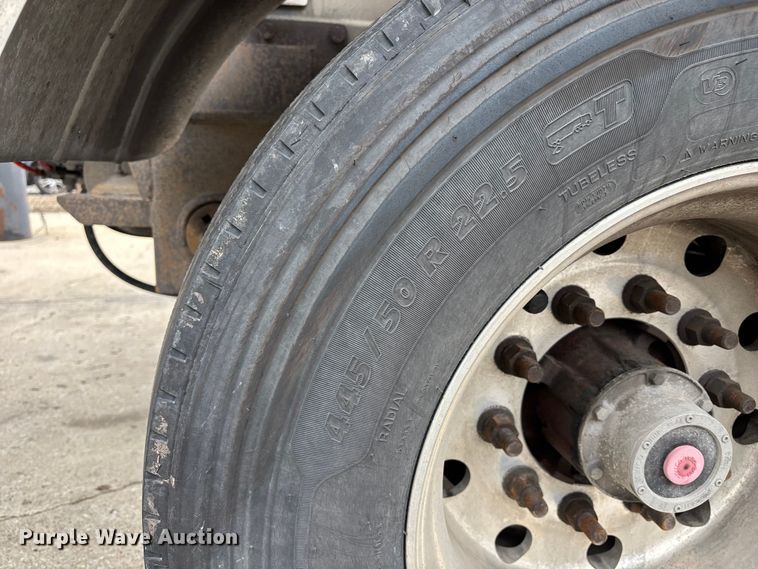 image for item FH7044 1996 Walker Stainless tank trailer