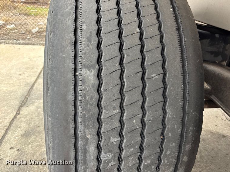 image for item FH7044 1996 Walker Stainless tank trailer