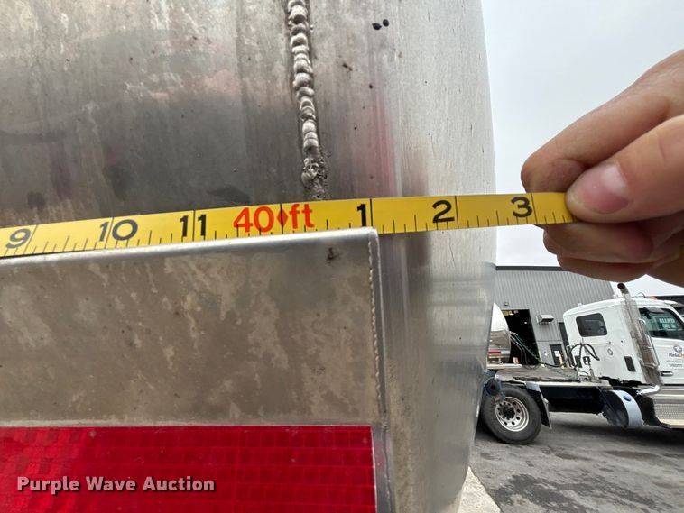 image for item FH7044 1996 Walker Stainless tank trailer