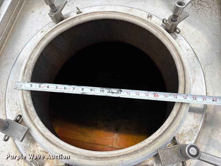 image for item FH7044 1996 Walker Stainless tank trailer