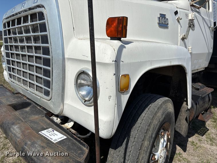 image for item FI0850 1980 Ford 9000 flatbed truck