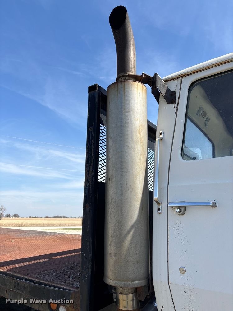 image for item FI0850 1980 Ford 9000 flatbed truck