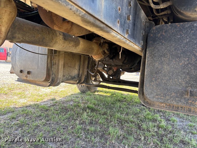 image for item FI0850 1980 Ford 9000 flatbed truck