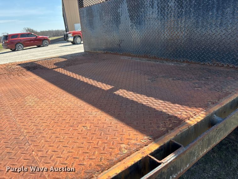 image for item FI0850 1980 Ford 9000 flatbed truck