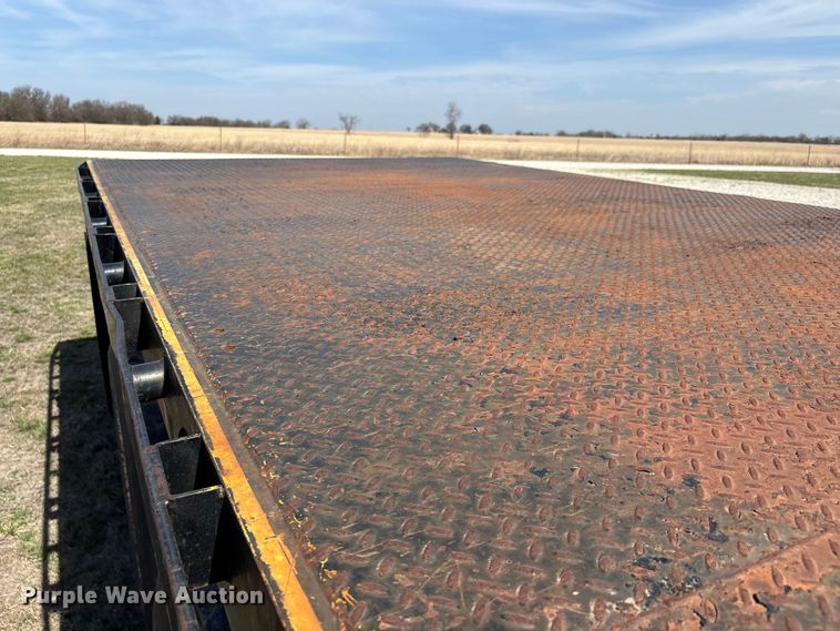 image for item FI0850 1980 Ford 9000 flatbed truck