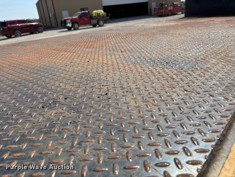 image for item FI0850 1980 Ford 9000 flatbed truck