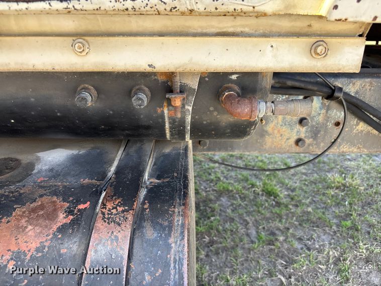 image for item FI0850 1980 Ford 9000 flatbed truck