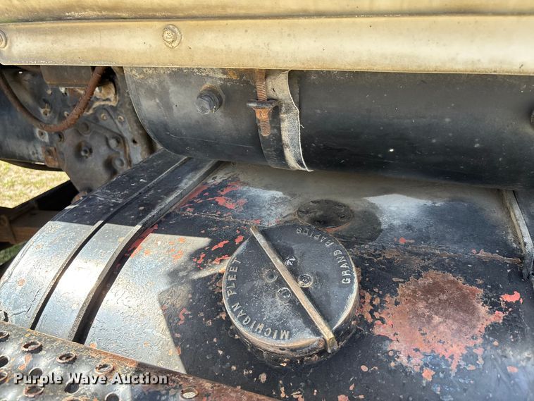 image for item FI0850 1980 Ford 9000 flatbed truck