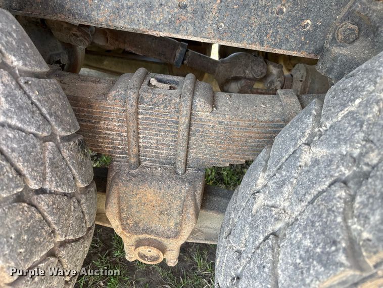 image for item FI0850 1980 Ford 9000 flatbed truck