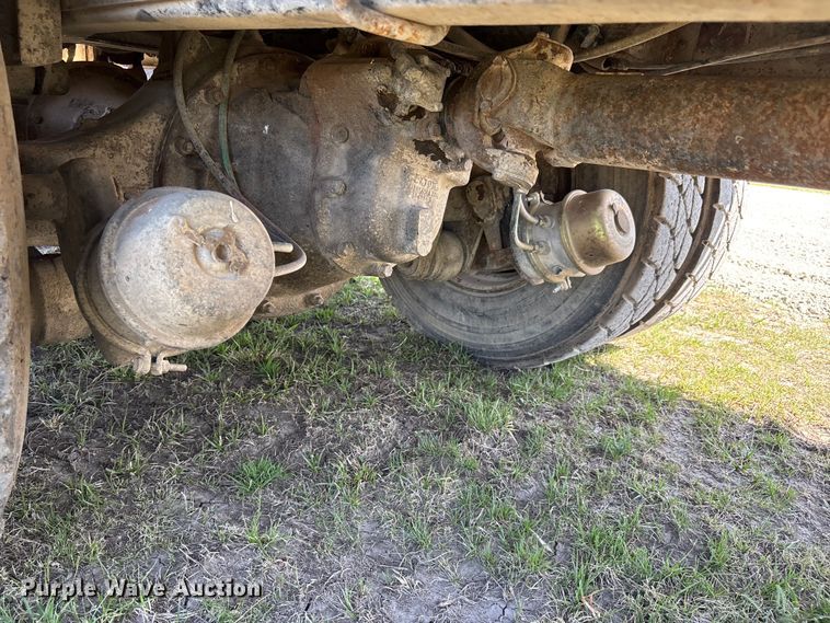 image for item FI0850 1980 Ford 9000 flatbed truck