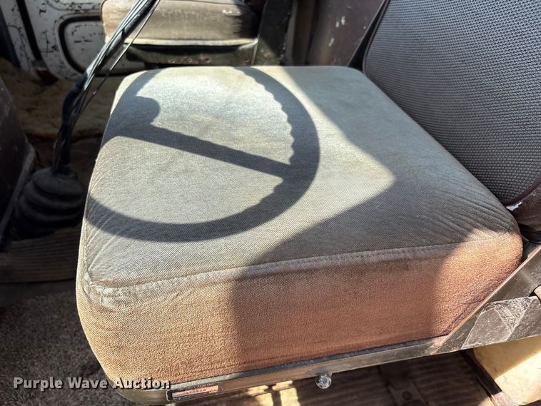 image for item FI0850 1980 Ford 9000 flatbed truck