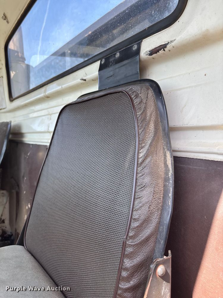 image for item FI0850 1980 Ford 9000 flatbed truck