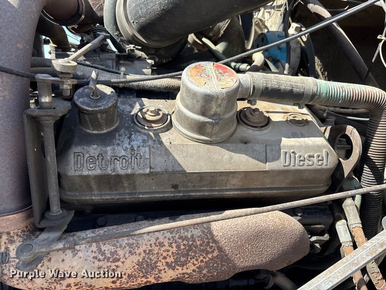 image for item FI0850 1980 Ford 9000 flatbed truck