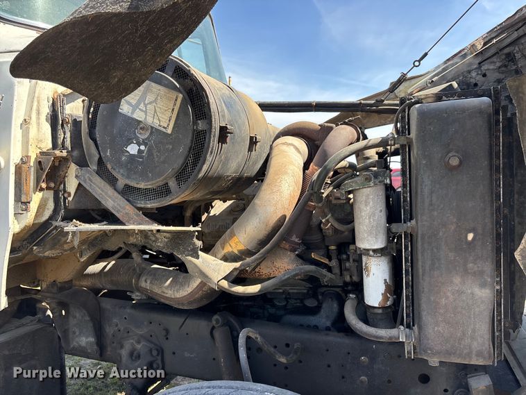 image for item FI0850 1980 Ford 9000 flatbed truck