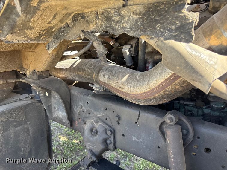 image for item FI0850 1980 Ford 9000 flatbed truck