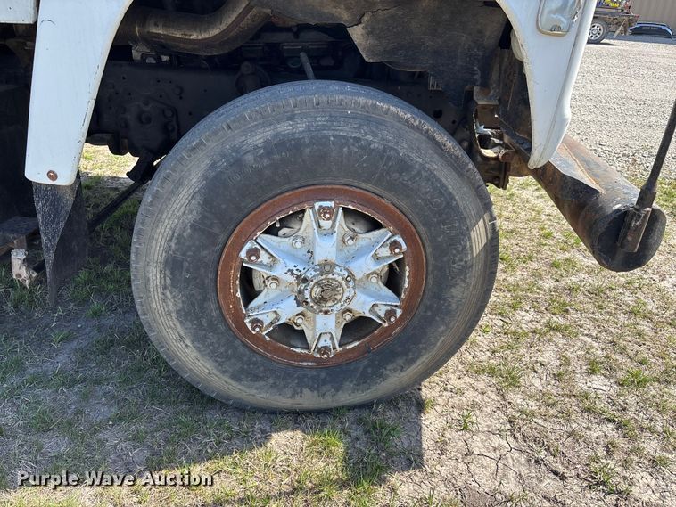 image for item FI0850 1980 Ford 9000 flatbed truck