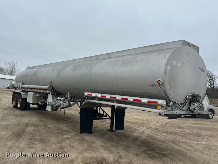 image for item FK0010 1990 Beall tank trailer