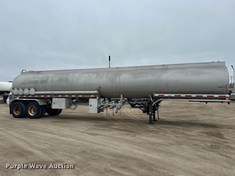 image for item FK0010 1990 Beall tank trailer