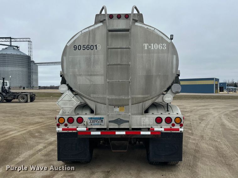 image for item FK0010 1990 Beall tank trailer