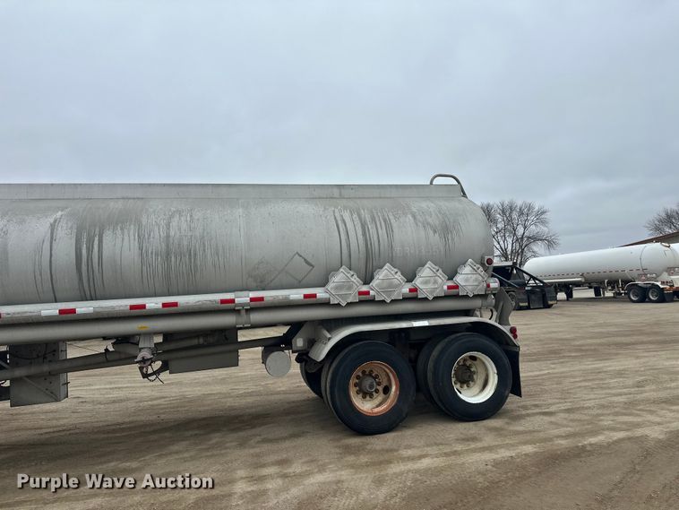 image for item FK0010 1990 Beall tank trailer