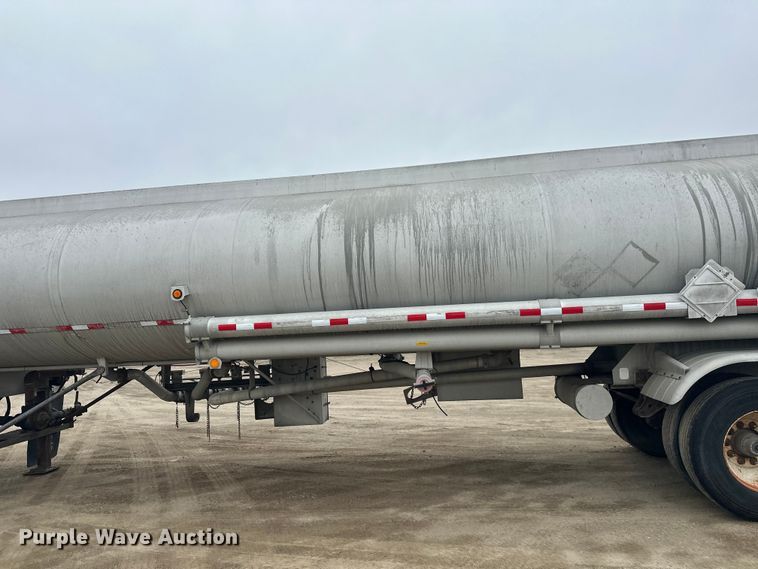 image for item FK0010 1990 Beall tank trailer