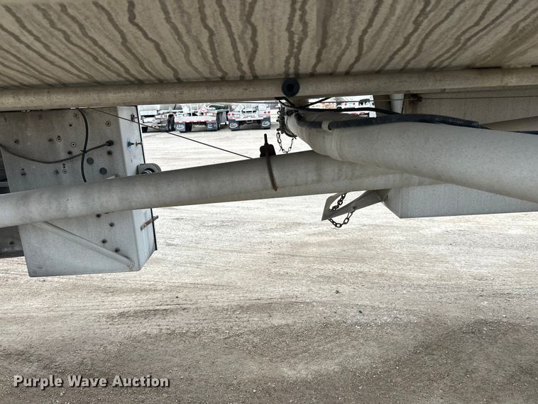 image for item FK0010 1990 Beall tank trailer