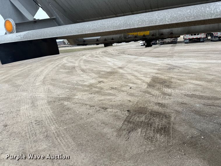 image for item FK0010 1990 Beall tank trailer