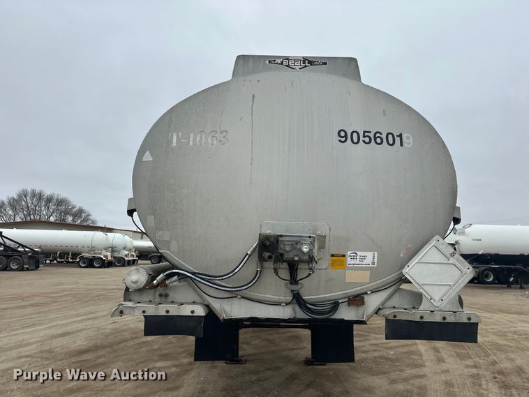 image for item FK0010 1990 Beall tank trailer