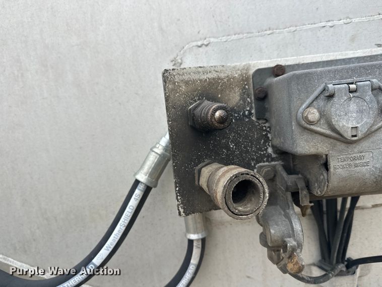 image for item FK0010 1990 Beall tank trailer