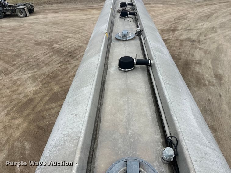 image for item FK0010 1990 Beall tank trailer