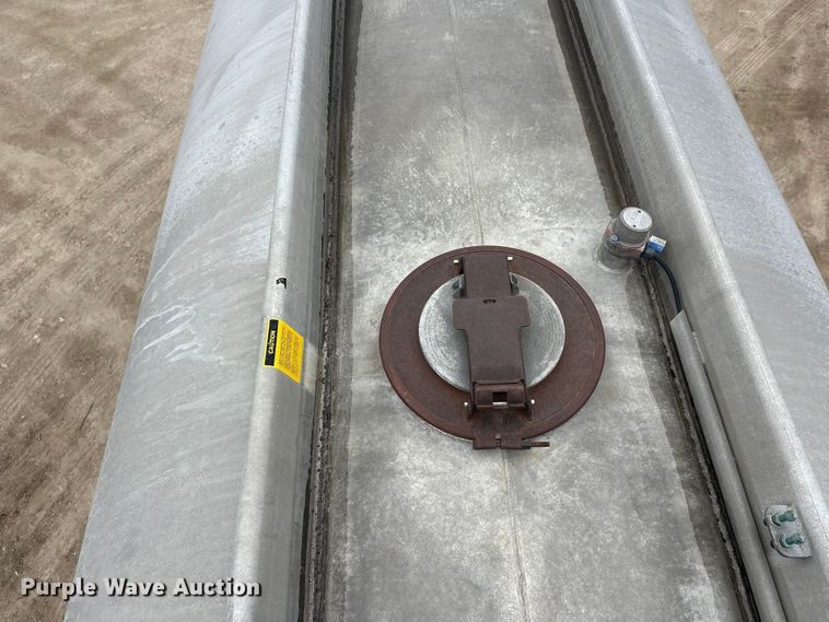 image for item FK0010 1990 Beall tank trailer