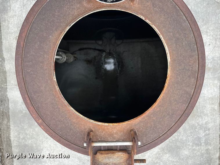 image for item FK0010 1990 Beall tank trailer