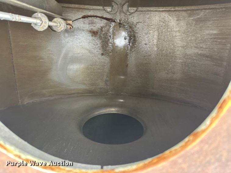 image for item FK0010 1990 Beall tank trailer