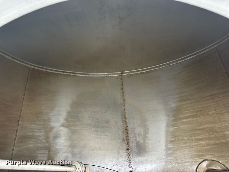 image for item FK0010 1990 Beall tank trailer