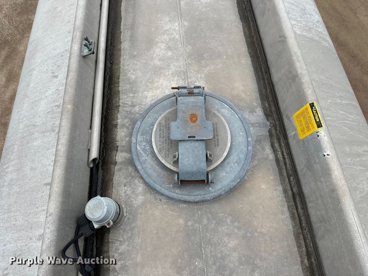 image for item FK0010 1990 Beall tank trailer